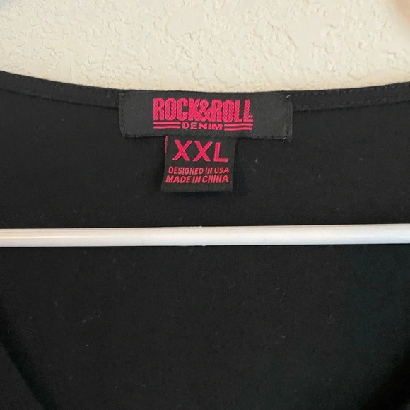 Elegant Black 3/4 Sleeve Blouse with Tie Front and Red Embellishments - Picture 4 of 8